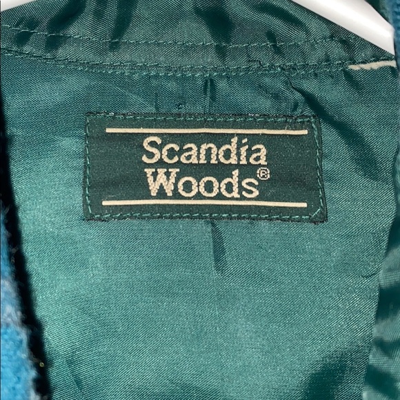 GREEN BUTTON-UP FLANNEL - Picture 3 of 3